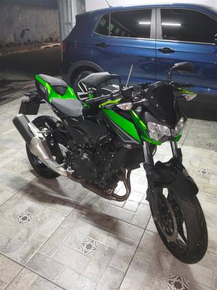 KAWASAKI Z400 KAWASAKI Z400